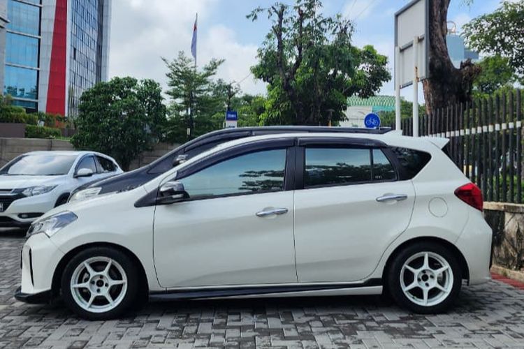 hatchback, Daihatsu Sirion, Konsumsi BBM, Performa mesin, Curhat Pemilik Daihatsu Sirion 2022: Fun to Drive, Spare Parts inden, Spesifikasi Mesin , Konsumsi BBM , Pajak dan Suku Cadang, Kesimpulan