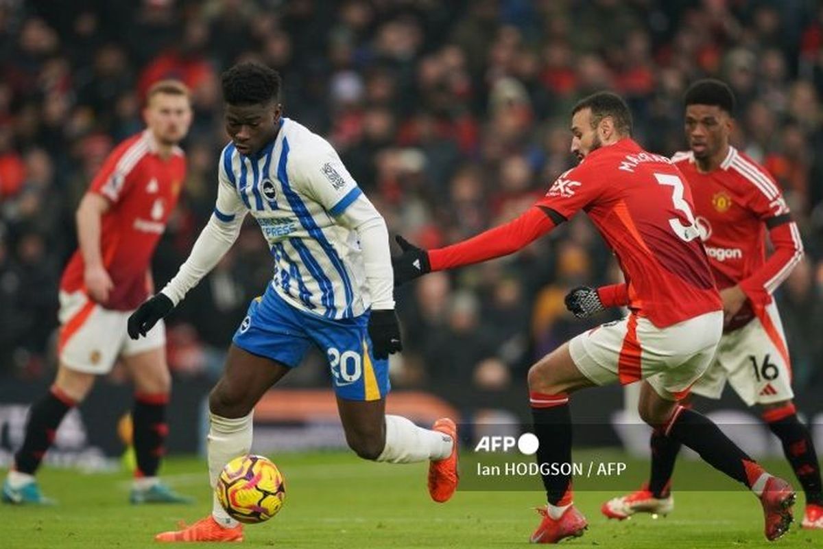 Manchester United, Man United, Brighton, Brighton and Hove Albion, Carlos Baleba, the next caicedo, bursa transfer musim panas 2025, Man United Buka Peluang Dapatkan The Next Caicedo dari Brighton