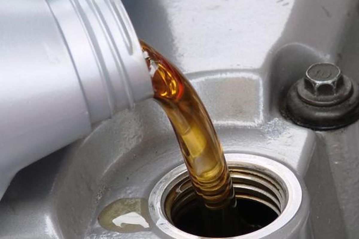 Ganti oli mobil sendiri, Ganti oli sendiri, Kesalahan umum ganti oli sendiri, Jangan Lakukan Kesalahan Ini Saat Mengganti Oli Mesin Mobil di Rumah, Mengisi Oli Terlalu Banyak, Pengencangan Baut Panci Oli Berlebihan, Lupa Memanaskan Mesin Dulu, Tak Mengganti Filter Oli