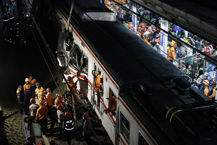 Kereta Api, Stasiun Bekasi Timur, Argo Bromo Anggrek, Seluruh Penumpang KA Argo Bromo Anggrek Selamat Imbas Kecelakaan Kereta di Stasiun Bekasi Timur