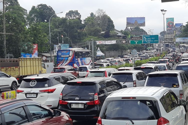 Puncak, Alasan Kenapa Kemacetan di Jalur Puncak Terus Berulang