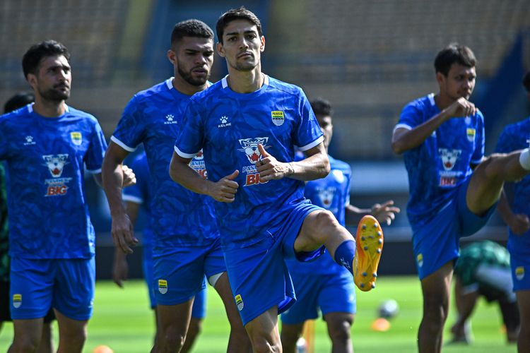 Persib, persib bandung, Borneo FC, Polda Jabar, Persib Bandung vs Borneo FC, Super League, Persib vs Borneo, tiket bobotoh, jadwal persib terbaru, penundaan pertandingan persib, Laga Persib vs Borneo FC Resmi Ditunda, Tiket Bobotoh Tetap Berlaku