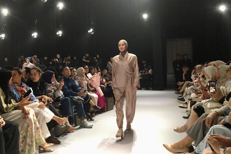 Ria Miranda, Modest wear, modest fashion, RiaMiranda, fashion soiree RiaMiranda, baju modest, koleks baru ria miranda, RiaMiranda Hadirkan Koleksi Baru Juxtaposed, Padukan Kontras dan Multi-Way Styling