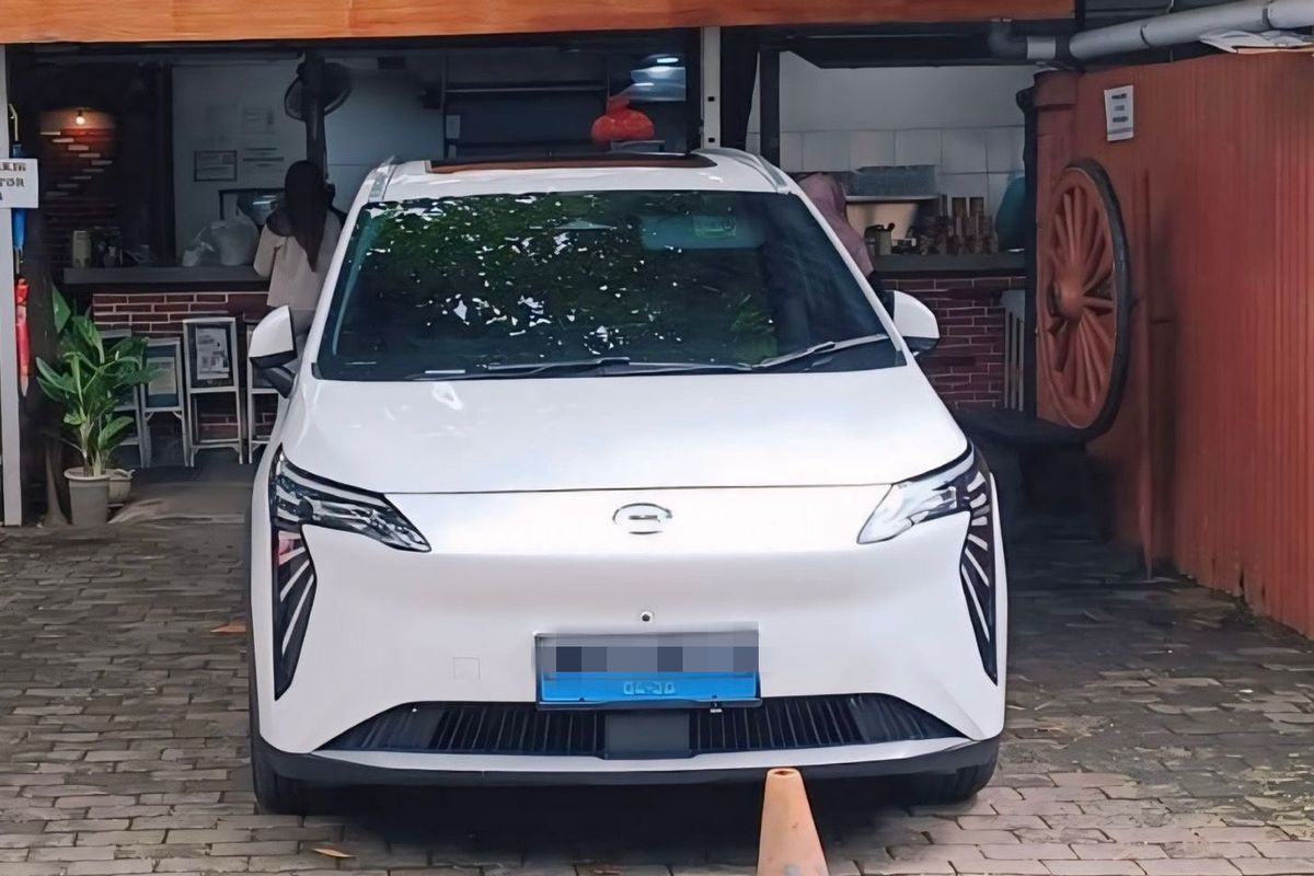 otomotif, Impresi, impresi berkendara, Aion, Aion Y Plus, pengalaman berkendara, Curhat Pengguna Aion Y Plus: Plus Minus Dipakai Harian, Kabin Lapang dan Fitur Lengkap, Suspensi Tegas, tapi Stabil, Ergonomi Masih Bisa Ditingkatkan,  Androit Auto Aion Y Plus, Fitur Digital Serba Sentuh, Masalah pada Android Auto, Kesimpulan