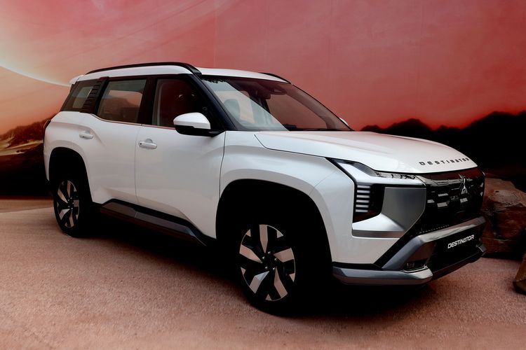 Mitsubishi Destinator, GIIAS 2025, MotoGP, Sprint Race MotoGP, Mitsubishi Destinator 2025, Harga Mitsubishi Destinator, Jadwal GIIAS 2025