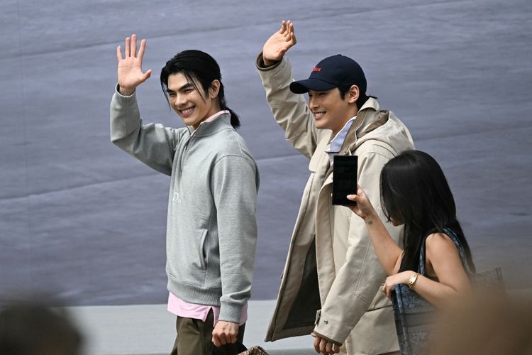 Dior, Rihanna, Robert Pattinson, Pharell, Daniel Craig, Sabrina Carpenter, Mingyu Seventeen, Jonathan Anderson, Apo Nattawin, jonathan anderson dior, pharell, mingyu dior, mile phakphum, Gaya 8 Artis di Dior Men Paris Fashion Week, Robert Pattinson hingga Mingyu, 1. Rihanna, 2. Pharell Williams, 3. Mingyu, 4. Daniel Craig, 5. Mile Phakphum, 6. Robert Pattinson, 7. Sabrina Carpenter, 8. Apo Nattawin