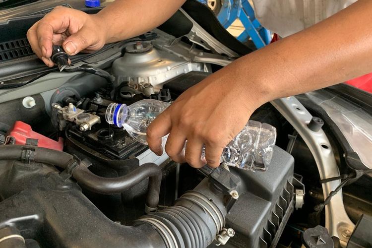 Aki Mobil, aki basah, harga aki, toko aki depok, Kenapa Masih Banyak Konsumen yang Pakai Aki Basah?