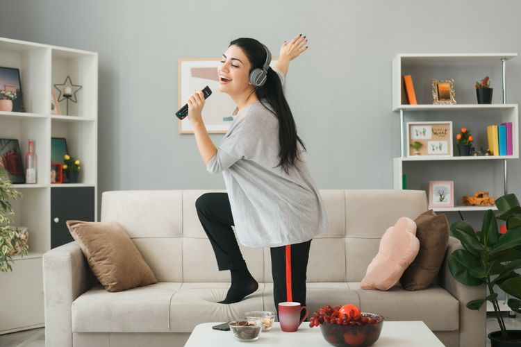 cara mengelola stres, siklus menstruasi, mengelola stres, stres, tips mengelola stres, stres mempengaruhi haid, tips mencegah stres agar siklus menstruasi teratur, pengaruh stres terhadap menstruasi, 5 Cara Mengelola Stres agar Siklus Menstruasi Teratur Menurut Pakar, 1. Luangkan waktu untuk hobi, 2. Rutin bergerak dan berolahraga, 3. Jadikan relaksasi sebagai rutinitas, 4. Atur pola tidur dan istirahat, 5. Jangan ragu untuk mencari dukungan