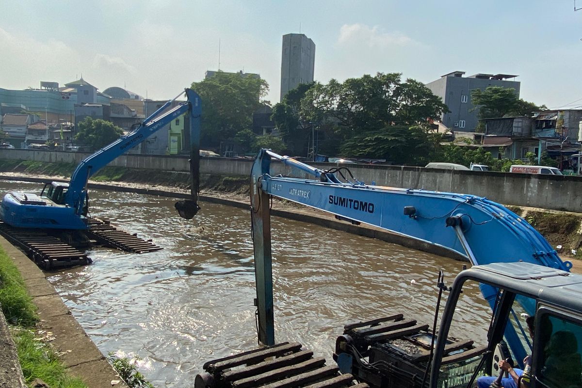 Banjir, Jakarta, Batavia, banjir, banjir di Jakarta, Sejarah banjir di Jakarta, banjir di batavia, sejarah banjir jakarta, banjir jakarta tempo dulu, Sejarah Banjir Jakarta sejak Era Batavia, Warisan Kolonial yang Masih Terasa, Kota Gaya Belanda di Iklim Tropis, Kanal Menjadi Tempat Pembuangan Limbah, Banjir Berulang Hingga Abad ke-20, Usulan Pemindahan Ibu Kota ke Bandung