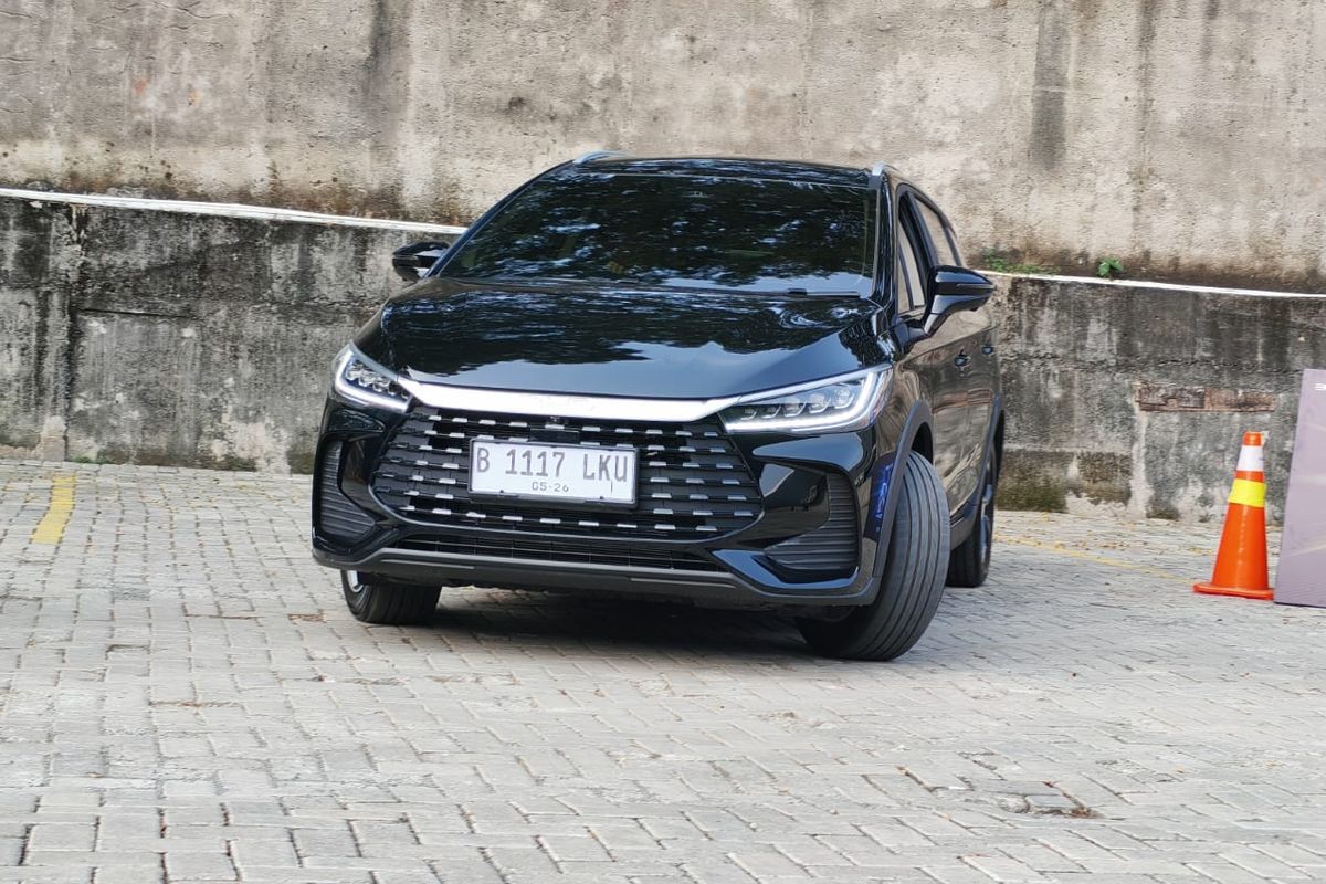 M6 DM, Impresi Berkendara BYD M6 DM: Masih Rasa EV, Tapi Lebih Fleksibel