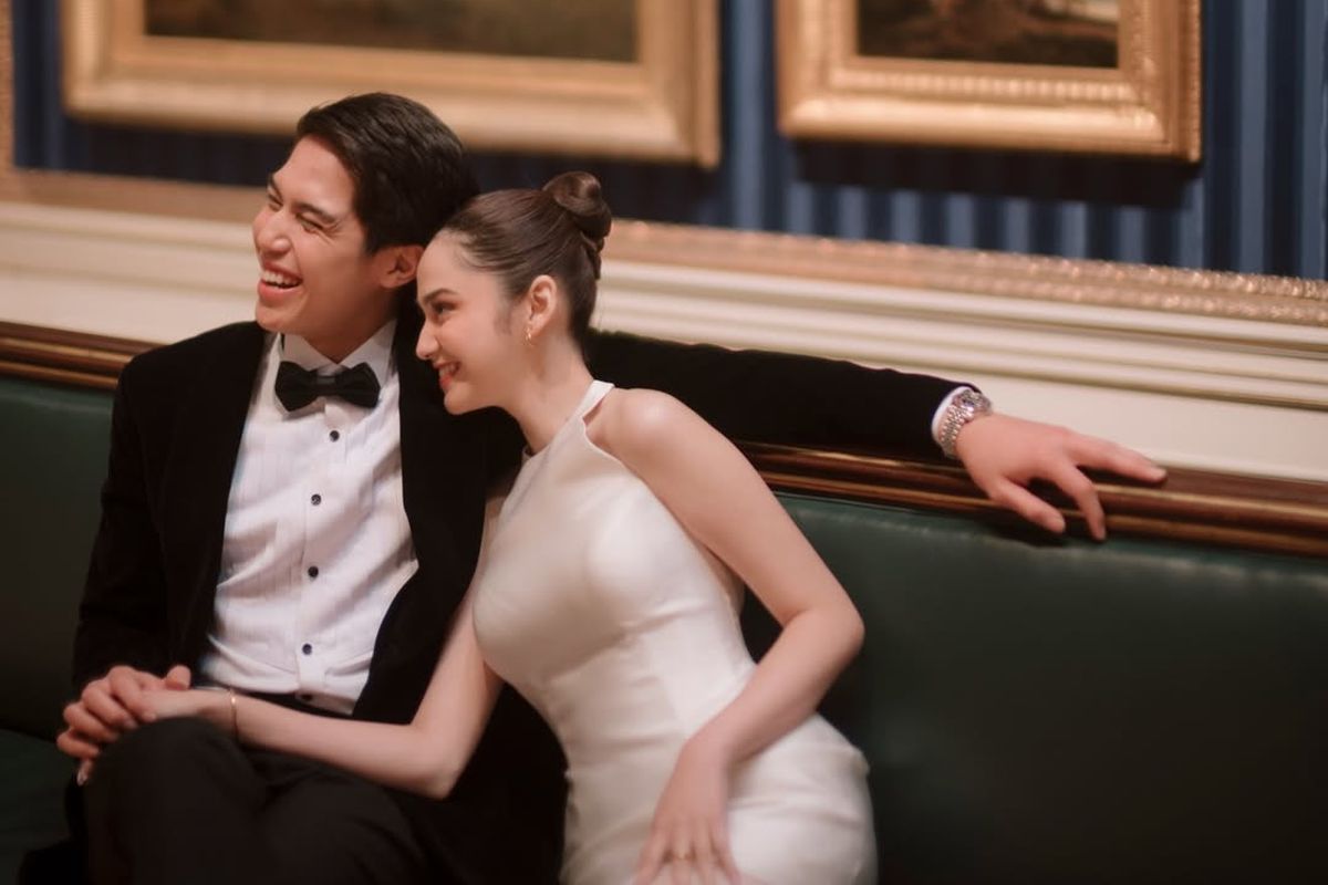 Syifa Hadju, Syifa Hadju dan El Rumi, Kilau Mewah Perhiasan Prewedding Syifa Hadju, Ditaksir Capai Rp 250 Juta, Sentuhan High Jewelry yang Elegan, Nilai Perhiasan Ditaksir Capai Ratusan Juta, Minimalis yang Justru Menonjol, Tren Prewedding Bergaya Editorial