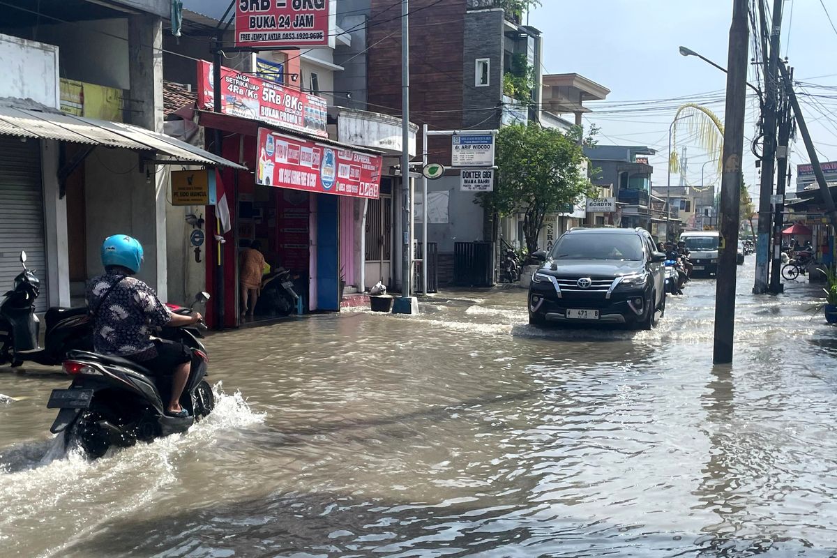 mesin, Motor, knalpot, hujan, Air Masuk Knalpot Saat Hujan, Apakah Berbahaya untuk Mesin?