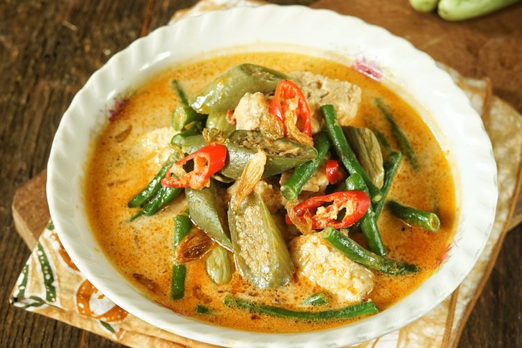resep makanan serba Rp 10 ribu, masak hemat 10 ribu, masak hemat 10 ribu anak kos, resep masak hemat 10 ribu, makanan 10 ribuan, 12 Resep Masakan Modal Rp 10.000 untuk Sehari-Hari, Gampang Bikinnya!, 1. Tumis Sawi Putih + Bakso, 2. Nasi Telur Ceplok Kecap, 3. Sayur Lodeh + Tempe Goreng, 4. Nasi Telur Dadar + Sambal Tomat, 5. Sayur Asem + Tahu Goreng, 6. Opor Tahu Tempe, 7. Sayur Bening Bayam, 8. Oseng Tempe Kering, 9. Tumis Kangkung, 10. Nasi Goreng Sederhana, 11. Oseng Sosis, 12. Cireng Nasi