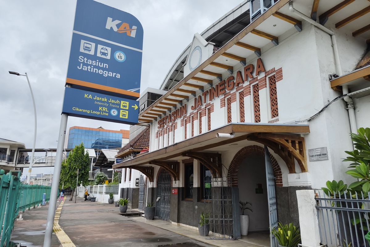 Stasiun Jatinegara, Jangan Bingung! Begini Alur Naik Kereta Api di Stasiun Jatinegara