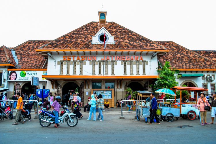 Stasiun Gambir, Stasiun Pasar Senen, Stasiun Gambir dan Pasar Senen normal 1 September 2025, Stasiun Gambir dan Pasar Senen Beroperasi Normal 1 September 2025, Ada kereta yang BLB di Stasiun Jatinegara, Daftar kereta dari Stasiun Gambir yang BLB di Jatinegara:, Daftar kereta dari Stasiun Pasar Senen yang BLB di Jatinegara:, Daftar kereta api kedatangan yang BLB di Jatinegara: