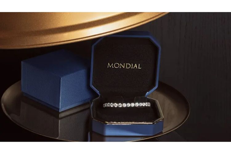 diamond, jewelry, perhiasan, berlian, anting, Perhiasan, Jewelry, 5 Alasan Perhiasan Berlian Cocok Jadi Hadiah Spesial untuk Pasangan, 1. Punya daya tahan tinggi, 2. Batu permata paling berharga, 3. Unik dan versatile, 4. Statement di penampilan, 5. Timeless