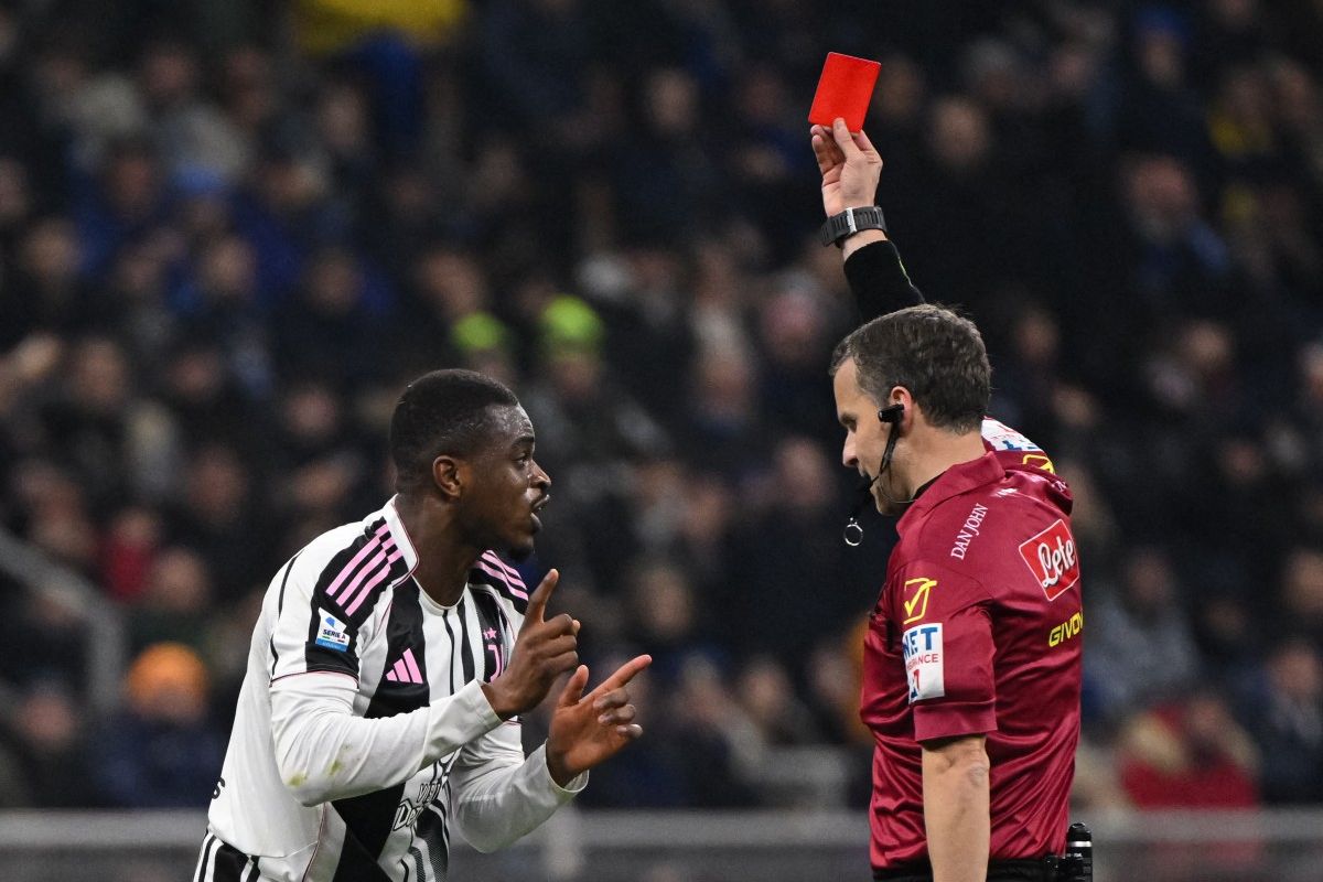 Juventus, Damien Comolli, Giorgio Chiellini, Pierre Kalulu, Inter Milan, Imbas Protes Keras ke Wasit, Juventus Terancam Kehilangan Dua Sosok Ini