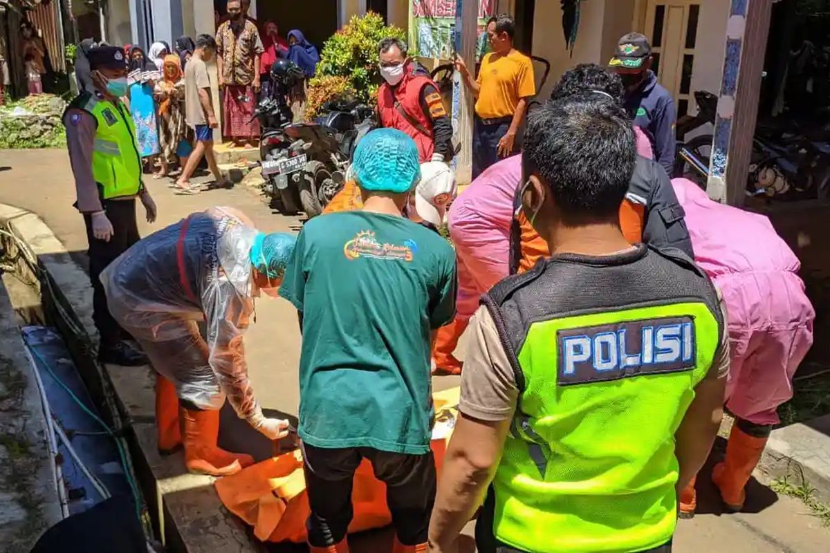 Polsek Sirampog, Dikira Sedang Tidur Oleh Sang Anak, Nenek di Brebes Ternyata Sudah Meninggal 5 Hari