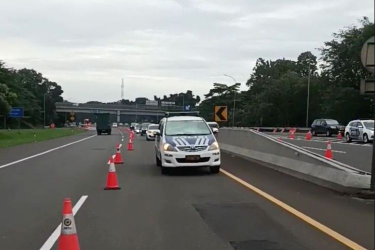 contraflow, mudik, mudik Lebaran, Cara Aman Lewati Jalur Contraflow Saat Mudik Lebaran