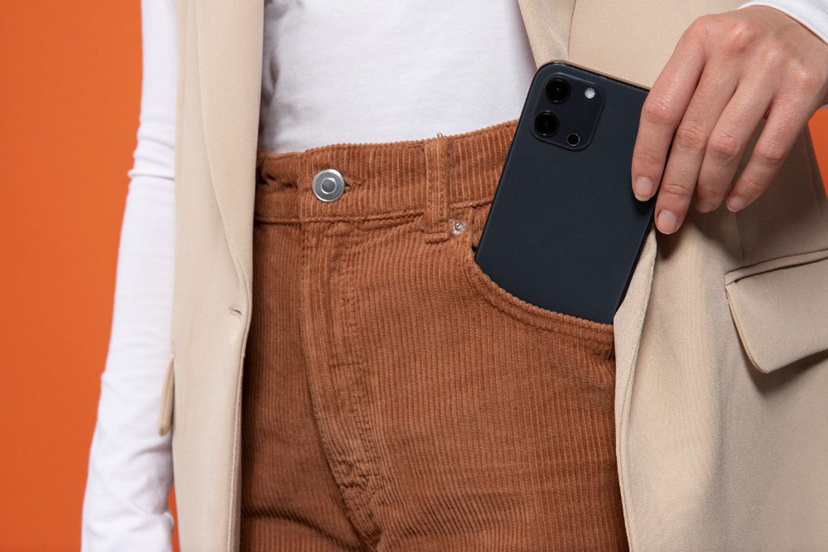 Smartphone, ponsel, radiasi, kanker, menaruh HP di saku, Apakah boleh menyimpan ponsel di saku, menyimpan HP di saku, Bolehkah Menyimpan HP di Saku Celana? Begini Penjelasannya