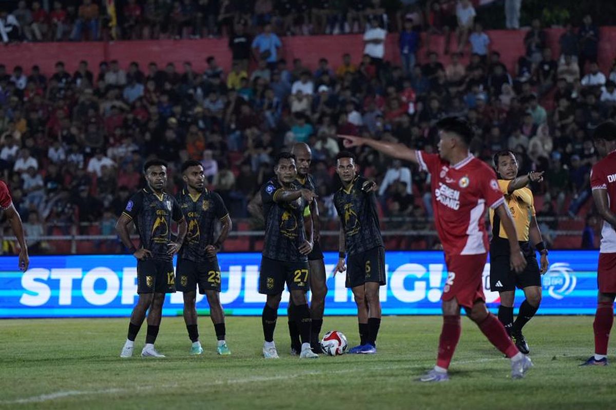 Persis Solo, Malut United, Stadion Jatidiri, David Da Silva, Hendri Susilo, PSBS Biak, Kala Hujan Petir Bawa Hoki Hadirkan 2 Kemenangan buat Malut United...