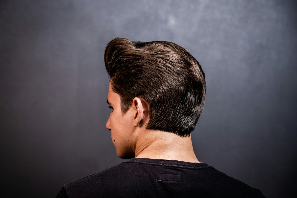 Slick Back, Slick Back Jadi Rekomendasi Model Rambut, slick back haircut, model rambut untuk lebaran, Slick Back, Model Rambut Pria Kekinian yang Cocok untuk Lebaran