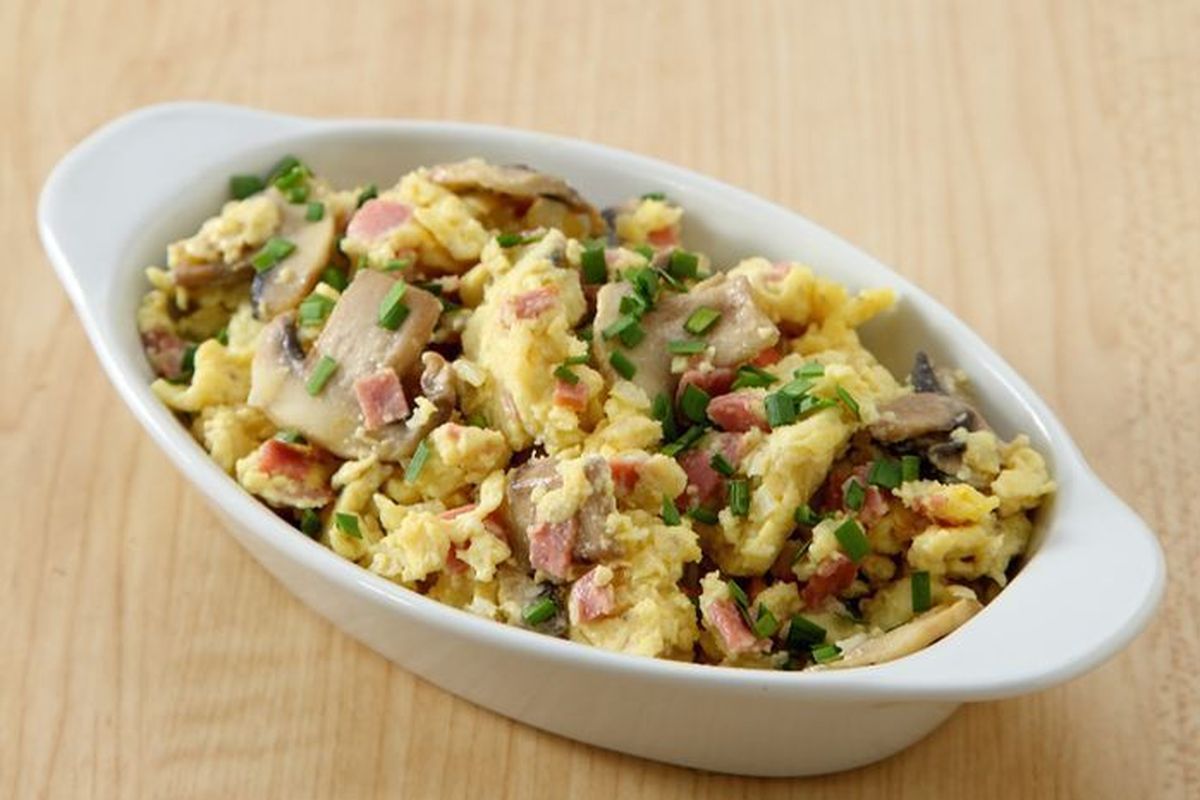 menu bekal ke kantor, Resep Telur Orak Arik Daging dan Jamur, telur orak arik daging, orak arik jamur telur, ide bekal kerja, ide bekal ke kantor, Resep Orak Arik Telur, Daging, dan Jamur, Ide Bekal ke Kantor