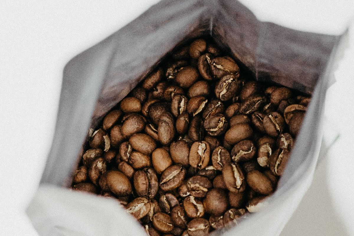 Dilarang Simpan Biji Kopi di Kulkas, Ini Penjelasan Barista