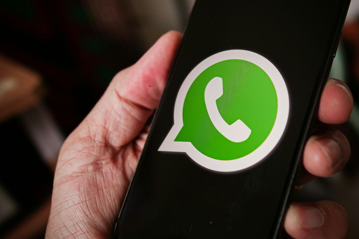 WhatsApp, story whatsapp, status WhatsApp, Kenapa Video Story WA jadi Buram? Ini Penyebabnya, Buat Status langsung dari kamera WhatsApp, Crop video sebelum diunggah, Kirim video ke chat dulu dengan kualitas HD, Kompres video dengan aplikasi pihak ketiga, Kompres foto dengan aplikasi pihak ketiga (Jika Status Foto)