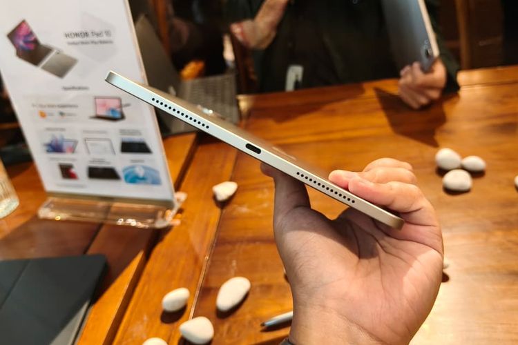 Honor, Tablet Honor, Honor Pad 10, spesifikasi Honor Pad 10, harga honor pad 10, Honor Pad 10 indonesia, Menjajal Honor Pad 10, Tablet Menengah dengan Dukungan Keyboard dan Stylus