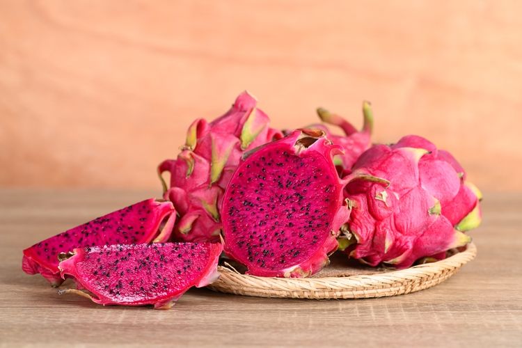 cara simpan buah naga, tips menyimpan buah di kulkas, cara simpan buah naga di kulkas, cara simpan buah naga agar tahan lama, simpan buah potong, 3 Cara Simpan Buah Naga Potong agar Segar Berbulan-bulan di Kulkas