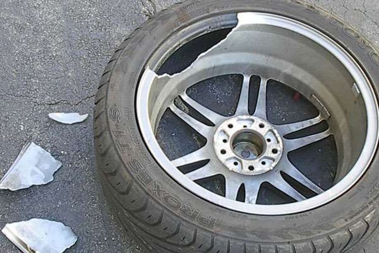 retak, retak rambut, Jangan Sepelekan Retak Rambut pada Pelek Mobil