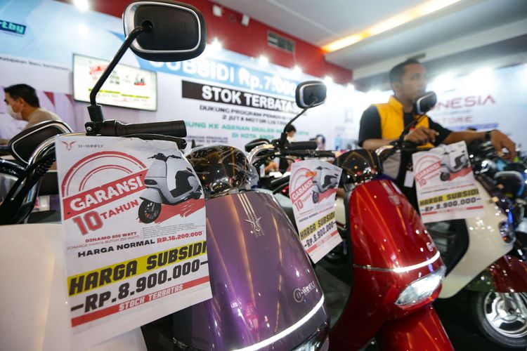 kendaraan listrik, angkutan umum, Buy the Service, Ketika Angkutan Umum Terpinggirkan di Tengah Tren Kendaraan Listrik