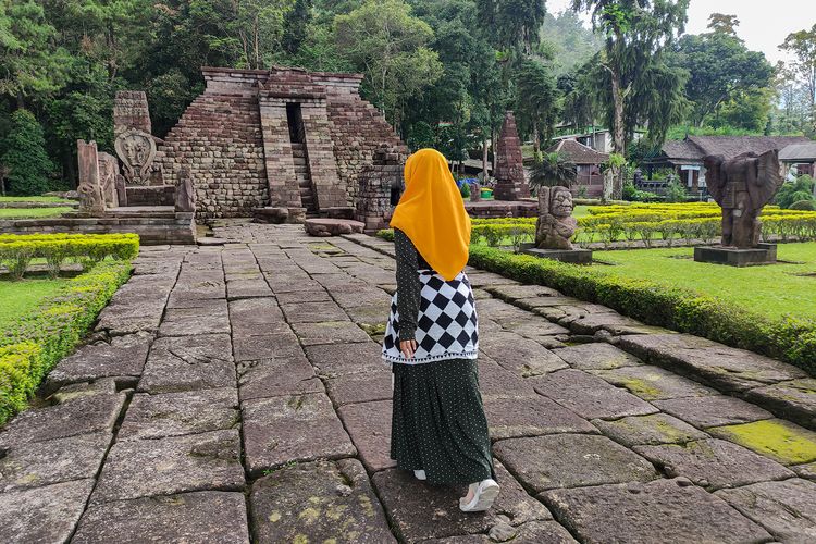 Atsiri Glamping, Serunya Aktivitas Outdoor di Atsiri Glamping Tawangmangu, Bisa Main ke Candi, 1. Sepedaan keliling desa, 2. Aromatic treasure hunts, 3. Kunjungan ke Candi Cetho, 4. Kunjungan ke Candi Sukuh, 5. Batik Girilayu visit, 6. Sunset Trekking, 7. Jemparingan – Panahan Tradisional Jawa, 8. Kelana Prastawa Jeep Adventure