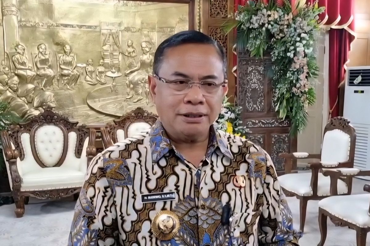 bupati pati, bupati pati sudewo, Sudewo, demo pati, bupati pati mundur, Beredar Kabar Bupati Pati Mundur, Ini Faktanya, Bupati Sudewo Tegaskan Tidak Mundur, Sidang Paripurna DPRD Pati Bahas Pansus Angket, Dokumen “Pengunduran Diri Sudewo” Dibacakan Pedemo, Aksi Ricuh di Kantor Bupati Pati, Desakan Bupati Pati Mundur Terus Berlanjut