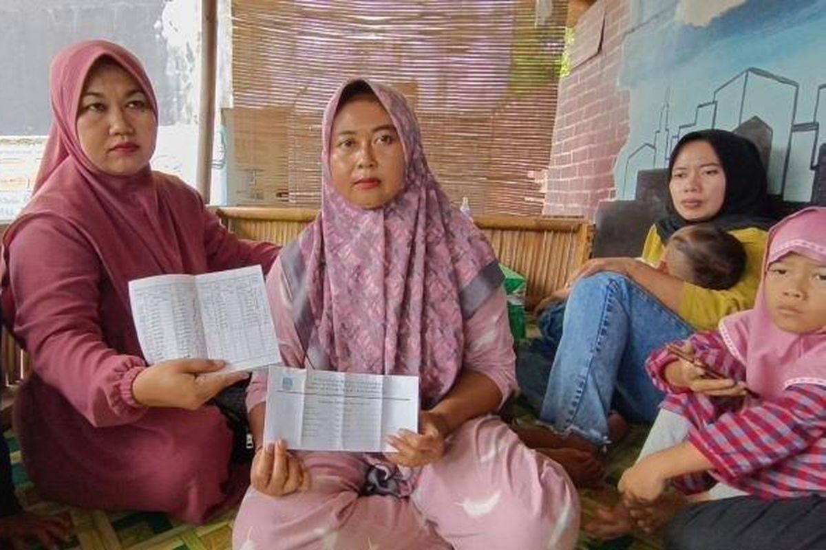 Pangandaran, tabungan siswa, Dedi Mulyadi Diadang Warga di Pangandaran, Adukan Tabungan Siswa Miliaran Rupiah yang Mandek 4 Angkatan, Dana Fantastis Rp 2,5 Miliar di Satu Kecamatan, Akar Masalah, Pinjaman Guru dan Koperasi Kolaps, Kisah Pilu Orang Tua Murid, Kendala Penagihan: Guru Pensiun dan Aset Sulit Dijual