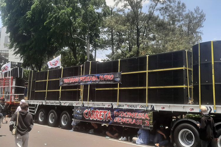 Jawa Timur, sound horeg, battle sound, sound horeg jatim, kontroversi sound horeg, fatwa haram sound horeg, sound horeg dari mana, Fatwa Haram Sound Horeg dari Pesantren Jatim, Dukung atau Tolak?, Apa itu horeg dan perlukah dibuatkan regulasi?, Puluhan pondok pesantren se-Jawa Timur keluarkan fatwa haram horeg, 'Kalau kami dilarang, semua tempat hiburan juga harus ditutup', Apa itu horeg dan mengapa populer di pedesaan?, Apakah musik horeg perlu diatur?