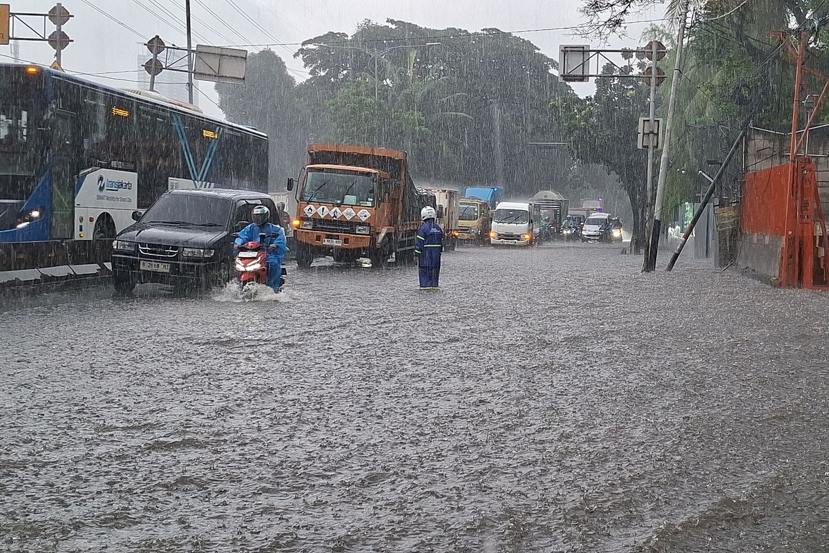 mobil listrik, MG Motor Indonesia, Hary Kurniawan, Risiko Banjir pada Mobil Listrik dan ICE: Apa yang Perlu Diketahui?