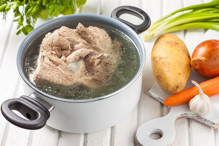 asam urat, Asam urat, daging kurban, Idul Adha, Tips makan daging kurban, idul adha, idul adha 2025, tips makan daging kurban, cara makan daging agar tidak asam urat, tips makan daging yang aman, cara makan daging yang benar, 6 Tips Makan Daging Kurban agar Tidak Asam Urat Menurut Dokter, 1. Batasi jumlah asupan daging, 2. Pilih bagian daging yang rendah lemak, 3. Bersihkan lemak, 4. Tambahkan sayuran, 5. Batasi minyak, 6. Hindari santan