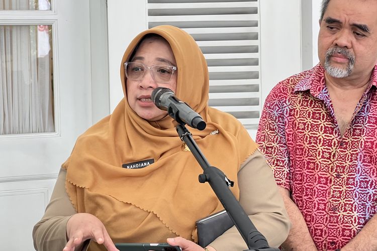 Dinas Pendidikan, Jakarta, gadget, sekolah, DKI Jakarta, smartphone, tablet, laptop, Disdik DKI Larang Siswa Gunakan Smartphone di Sekolah, Mirip Singapura