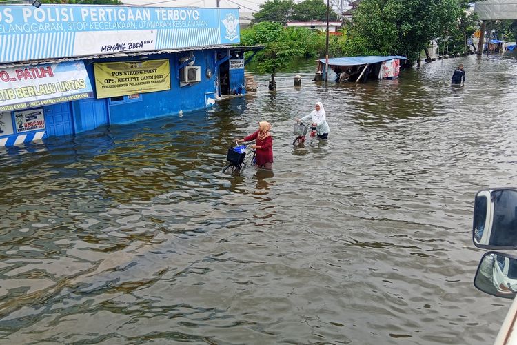 rute bus Transjakarta, Arus Lalu Lintas Jakarta, Google Maps, Curah Hujan Tinggi, Akses Tol, Bandara Soetta, Cek Lokasi Banjir, [POPULER OTOMOTIf] Banjir Akibat Hujan, Akses Tol ke Bandara Soetta Tergenang Banjir