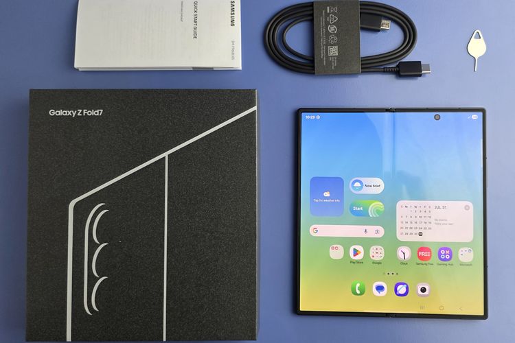 Samsung, unboxing, Samsung Z Fold 7, Samsung Galaxy Z Fold 7, samsung z fold 7, spesifikasi samsung z fold 7, harga samsung z fold 7, Unboxing Samsung Z Fold 7, HP Lipat Tertipis yang Makin Nyaman Digenggam, Tipis, makin nyaman digenggam, Bekas lipatan makin minim, Kamera 200 MP dan Samsung Log, Spesifikasi Samsung Galaxy Z Fold 7, Harga Galaxy Z Fold 7