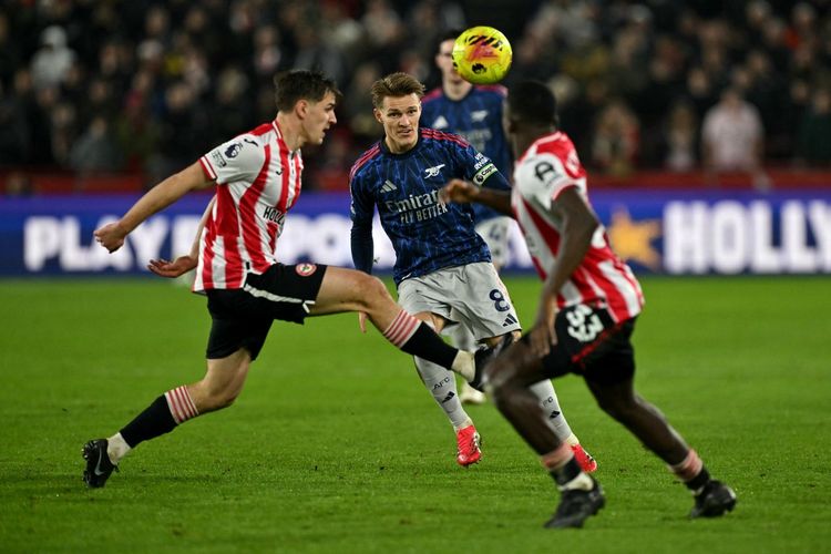 Arsenal, Brentford, Liga Inggris, Brentford vs Arsenal, klasemen Liga Inggris, pelatih Arsenal, Mikel Arteta, Gagal Menjauh dari Man City, Mikel Arteta Minta Arsenal Tak Panik