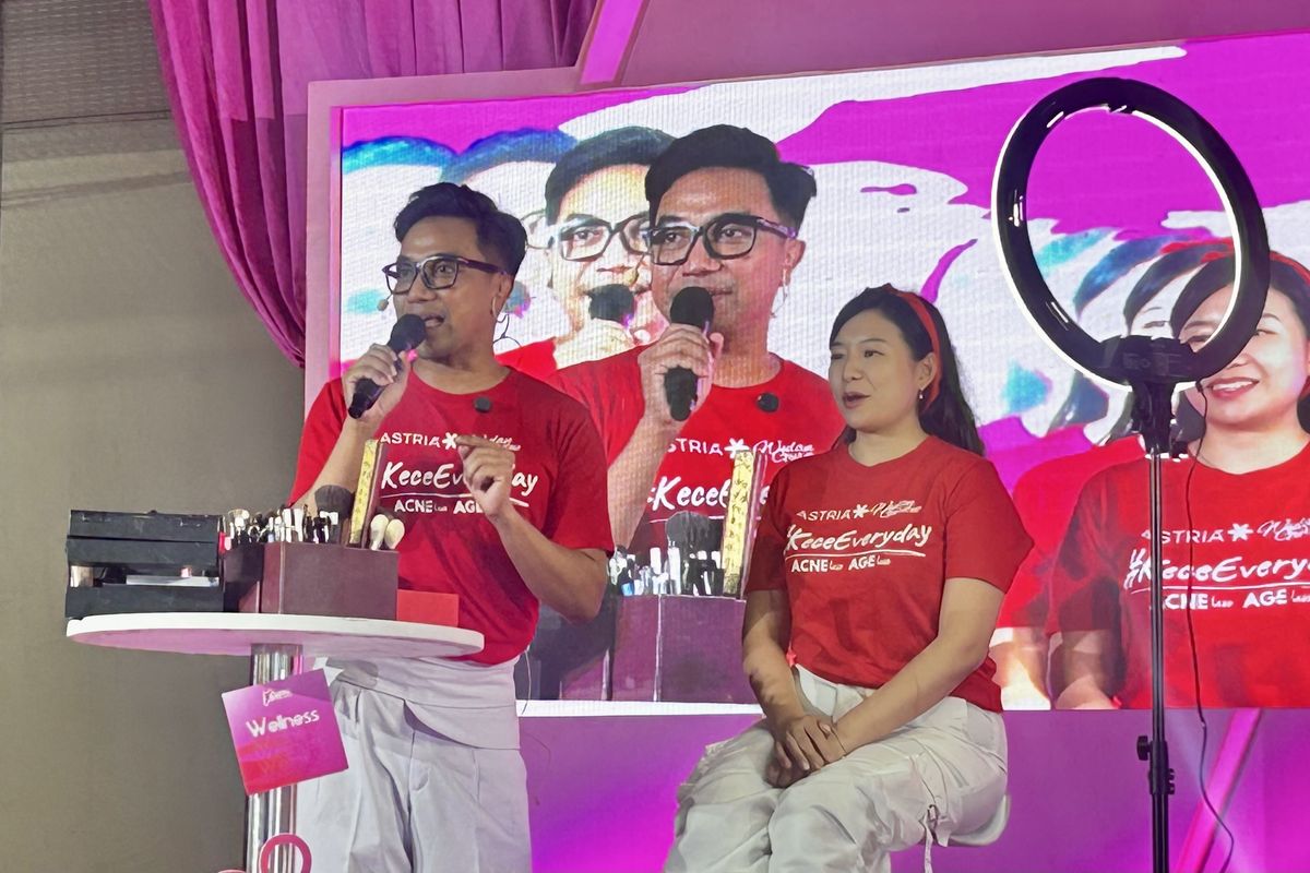 Bubah Alfian, Jakarta X Beauty, tips makeup, tips makeup flawless, jakarta x beauty 2025, tips makeup ala bubah alfian, bubah alfian bagikan tips makeup, bubah alfian make up, makeup artist bubah alfian, makeup untuk usia 40 tahun keatas, Tips Makeup untuk Usia 40-an ala Bubah Alfian, Flawless dan Segar