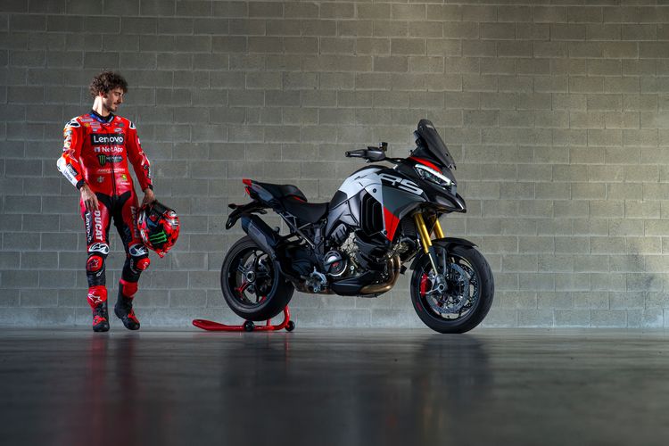 Ducati Multistrada V4 RS, motor adventure sporty, mesin Desmosedici Stradale, fitur elektronik canggih, Ducati Multistrada V4 RS Meluncur: Pakai Mesin Panigale V4