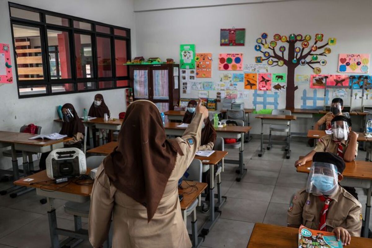 Mensos, Sekolah Rakyat, sekolah rakyat 2025, Sekolah Rakyat 2025: 10.000 Siswa di 100 Lokasi, Ini Jadwal Pelatihan dan Seleksi Guru