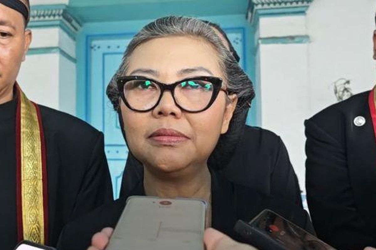 KGPA Tedjowulan, Keraton Surakarta, KGPAA Hamangkunegoro, Pakubuwono XIV, GKR Timoer Rumbai, Pakubuwono XIII, gusti purboyo, suksesi keraton solo, Suksesi Keraton Surakarta, GKR Timoer: KGPAA Hamangkunegoro Telah Jalani Adat sebagai Pakubuwono XIV