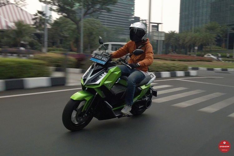 Alva, Alva Cervo, Alva Cervo Q, Komparasi Omoway Omo-X vs Alva Cervo Q, Siapa Lebih Unggul?