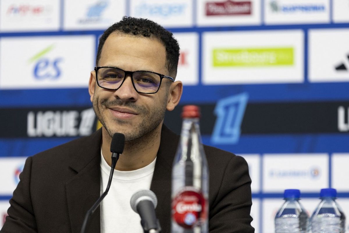 Liam Rosenior, Chelsea, Arsenal, Liga Inggris, Chelsea vs Arsenal, Liam Rosenior Lihat Sisi Positif Kekalahan Chelsea dari Arsenal