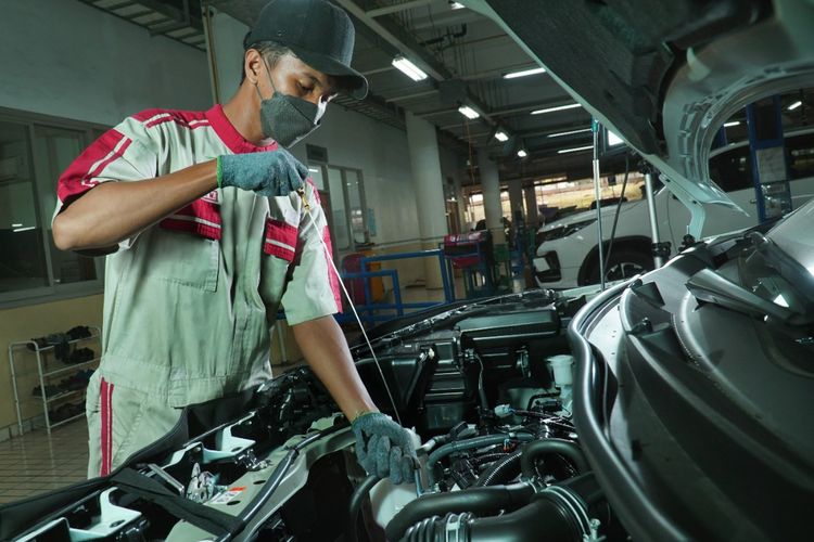 Ganti oli mobil di rumah, Ganti oli mobil sendiri, Risiko Ganti Oli mobil sendiri, Ganti Oli Mobil Sendiri Tanpa Risiko Turun Mesin, Ini Tipsnya